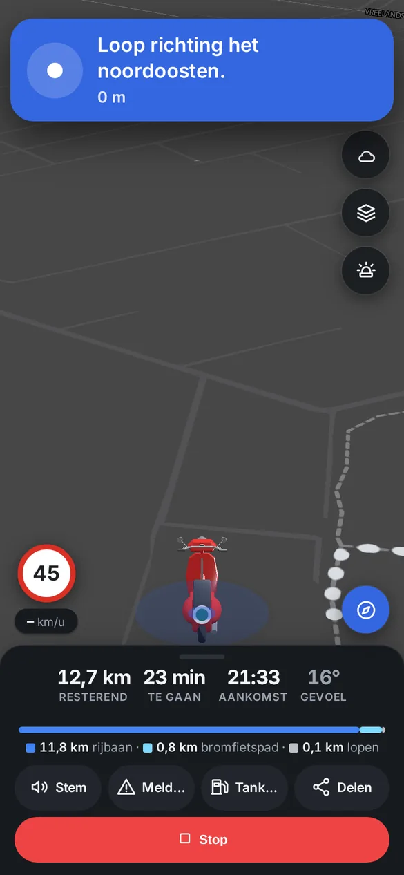 Rode 3D-Vespa als navigatiepijl